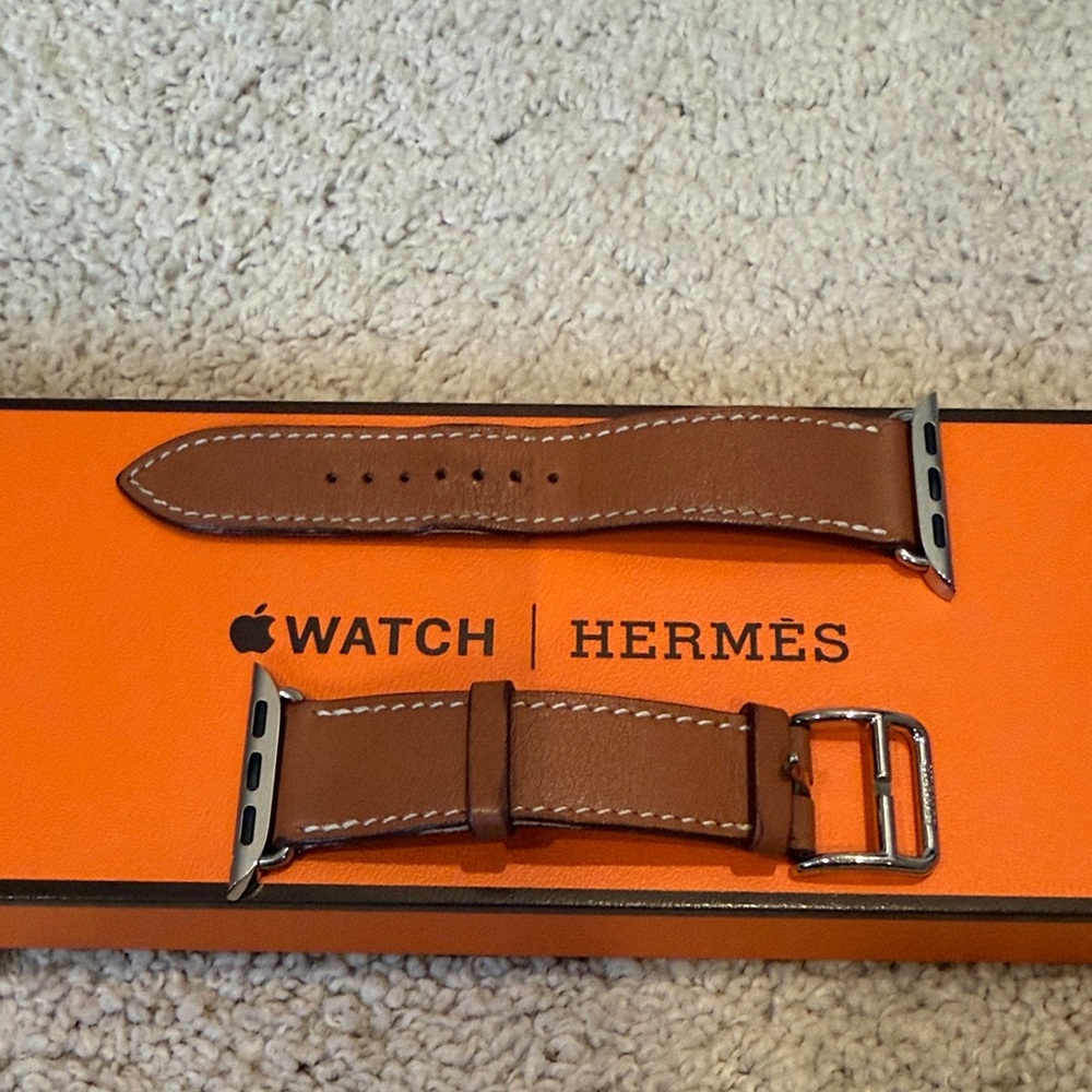 Hermès Single Tour Gold Leather Apple Watch Band 41mm